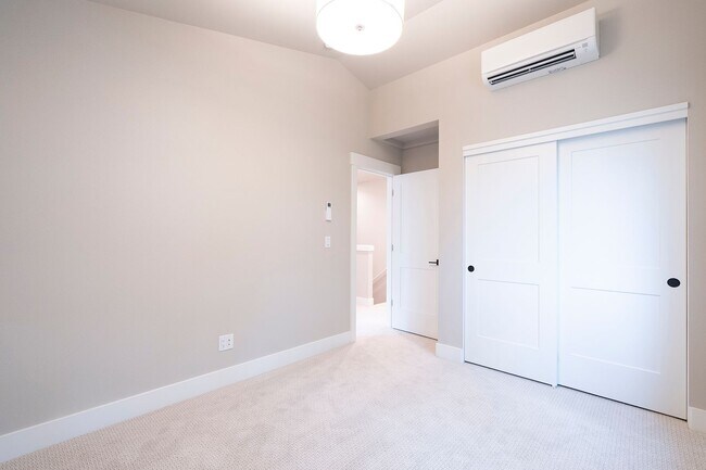 Building Photo - New Build 3 Bed, 1.5 Bath Rental Home in Centennial neighborhood!