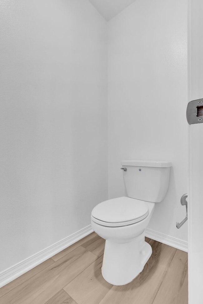 Building Photo - 19132 Ash Grv St