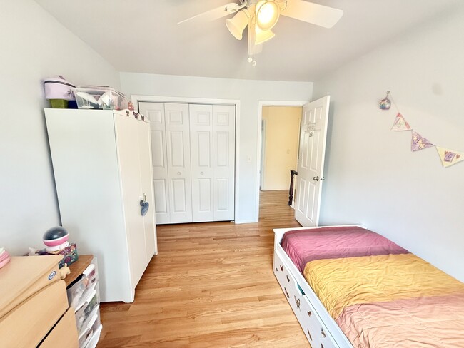 Building Photo - 1046 Crestfield Ave