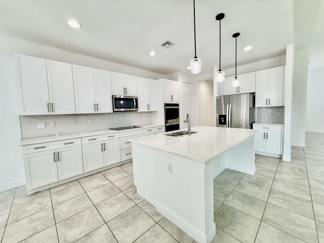 Building Photo - 293 SW Ridgecrest Dr