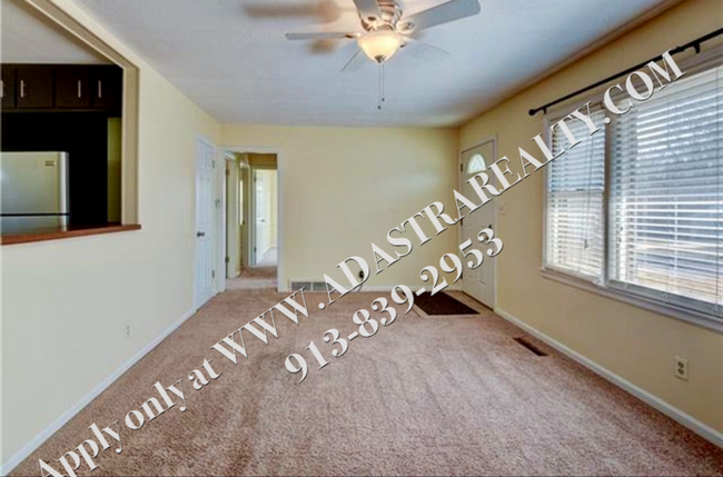 Building Photo - Cute 3 Bed 1 Bath Ranch in Raytown-Availab...