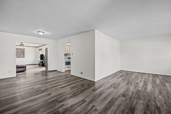 Building Photo - Spacious Virginia Beach Home for Rent – 3 ...