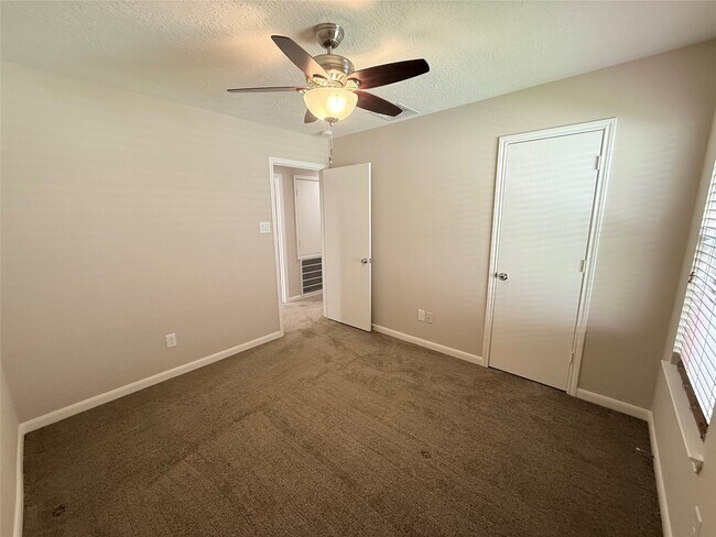 Building Photo - 29225 Legends Valley Dr