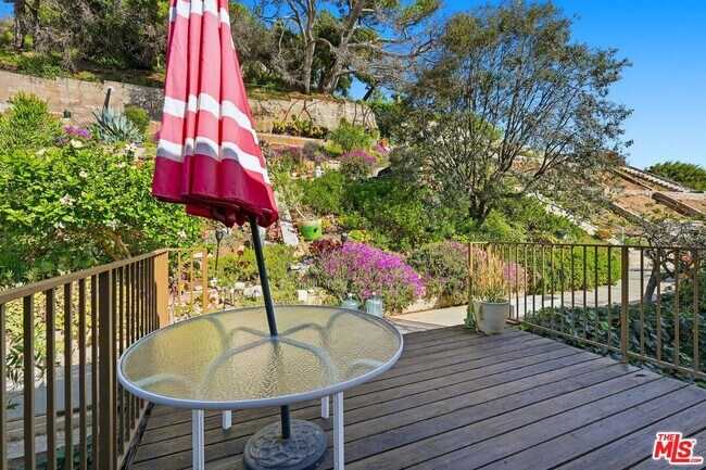 Building Photo - 18065 Coastline Dr