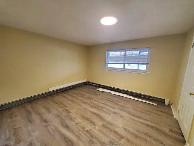 Building Photo - 23 Suffolk St