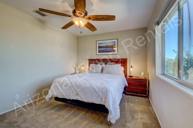 Building Photo - 2450 Angler Dr