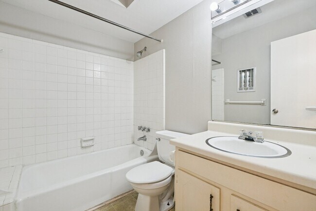 Building Photo - 4001 Georgetown Dr