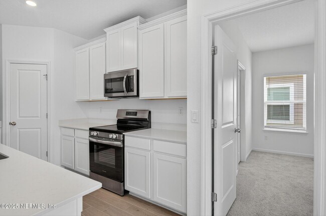 Building Photo - 7159 Pine River Ct