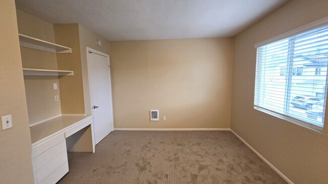 Building Photo - 542-546 3rd St