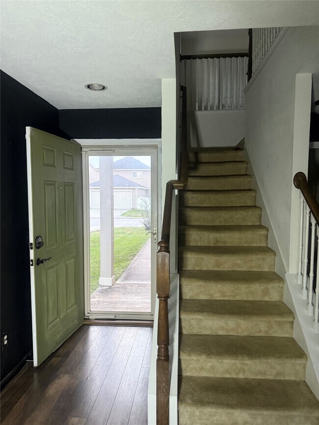 Building Photo - 1119 Grassy View Dr