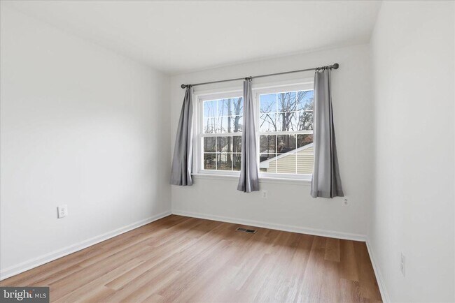 Building Photo - 14017 Broomall Ln