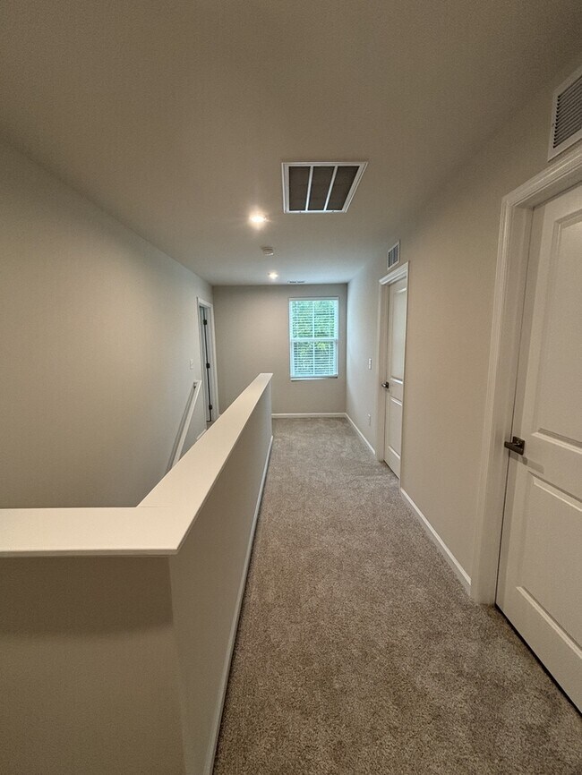 Building Photo - 282 N Coral Bells Wy
