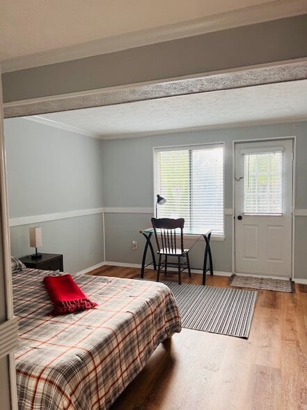 Building Photo - 5871 Clarendon Springs Pl