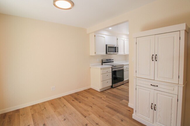 Building Photo - Updated and Spacious 2-Bed, 2-Bath House with Garage in Marvin Gardens