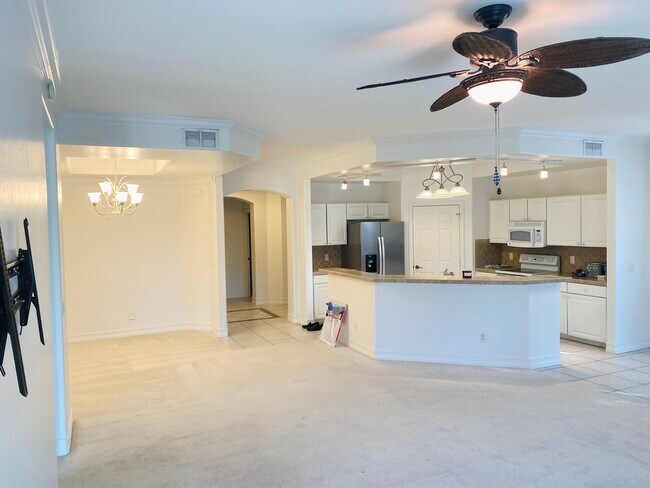 Building Photo - WCR CONDO