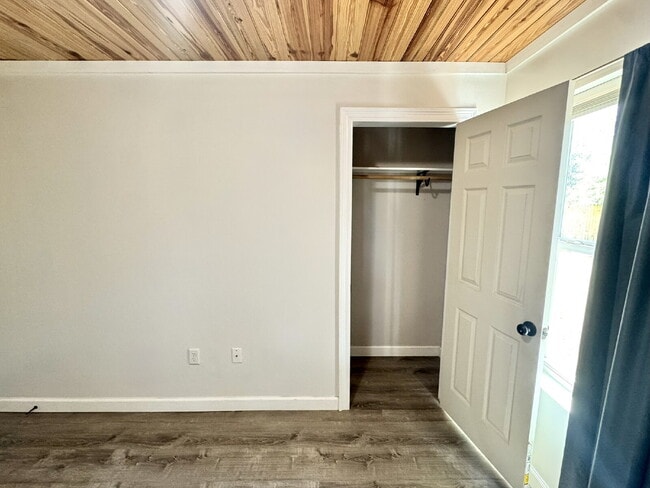 Building Photo - Cute newer home with large fenced yard!