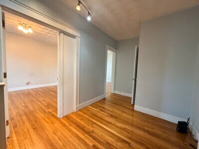 Building Photo - 723 Bennington St