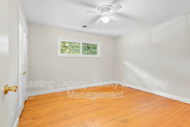 Building Photo - 4850 Ellen Ave
