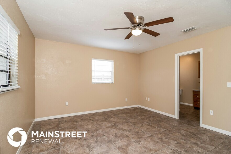Building Photo - 515 65th Ave Dr W