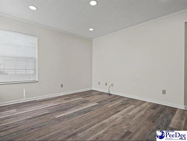 Building Photo - 701 Coventry Ln