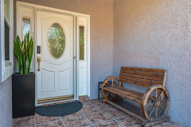 Building Photo - 1250 Stratford Ln