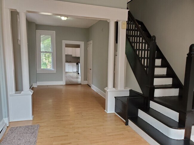 Primary Photo - 4 Bedroom 1.5 Bath Home in Lancaster City