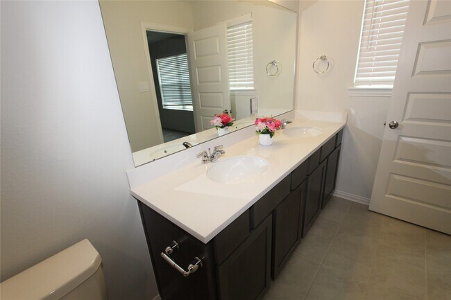 Building Photo - 27802 Western Crk Ct