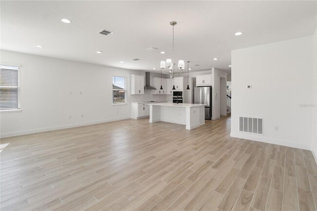 Building Photo - 14797 Milfoil Ave