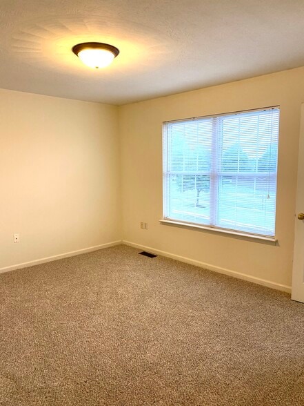 Building Photo - 104 Windstone Dr