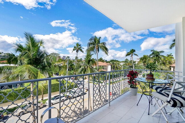 Building Photo - 354 Chilean Ave