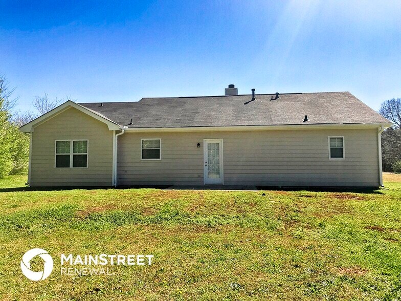 Building Photo - 105 Falcon Ridge Dr