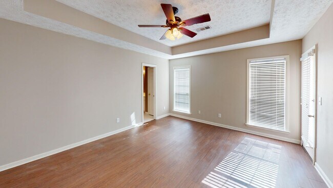 Building Photo - 860 Autumn Ridge Rd