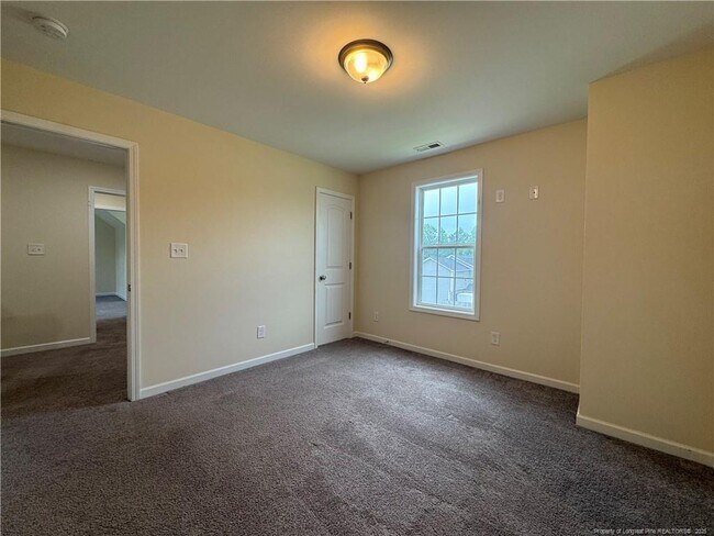 Building Photo - 185 Ledgebrook Ln