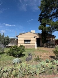 Building Photo - 1835 Palomas Dr NE