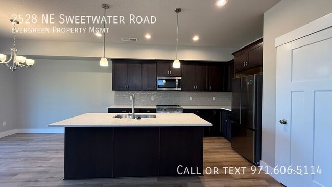 Building Photo - 2528 NE Sweetwater Rd