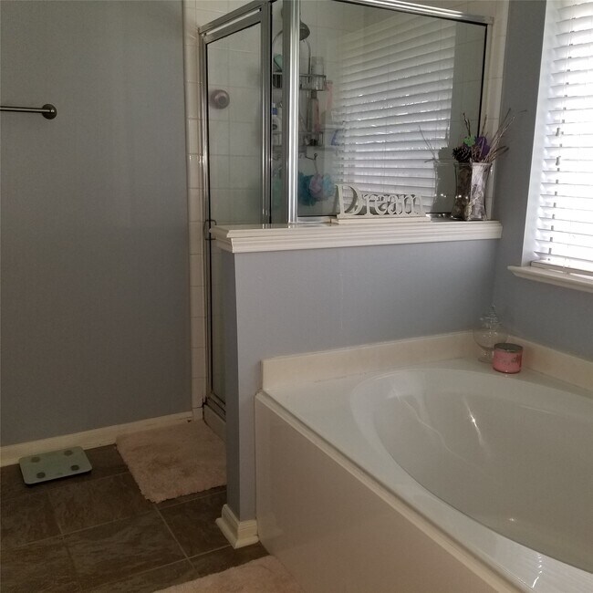 Building Photo - 8906 Aberdeen Park Dr