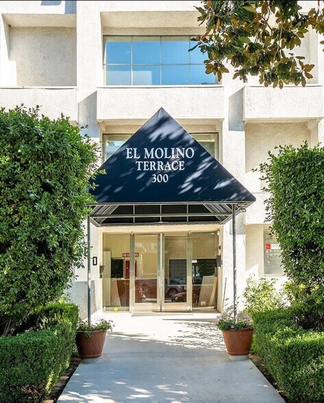 Building Photo - 300 N El Molino Ave