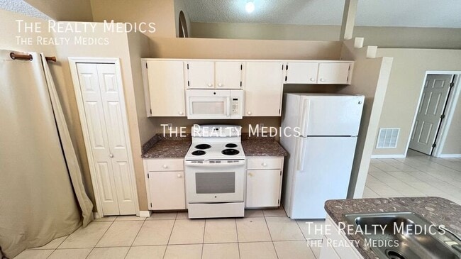 Building Photo - 1107 Isadore Dr