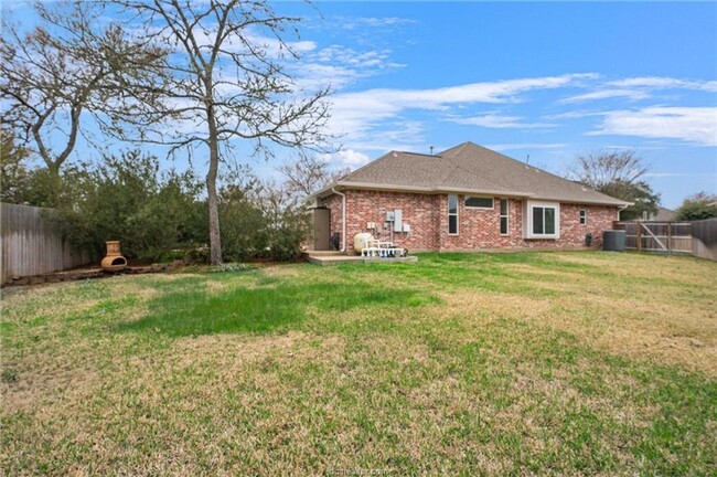 Building Photo - IMMEDIATE MOVE IN! Gorgeous 4 bedroom 3 ba...