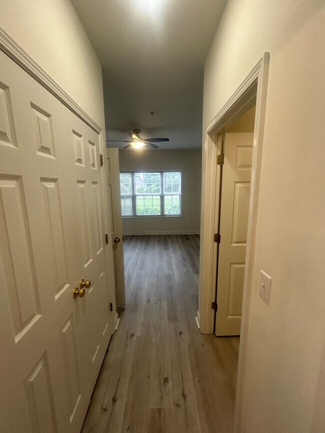 Building Photo - 129 Ashley Park Dr
