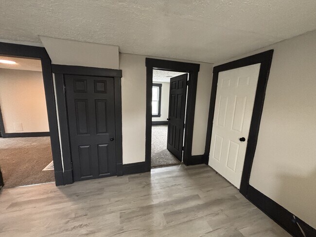 Building Photo - 525 Pike Ave SW