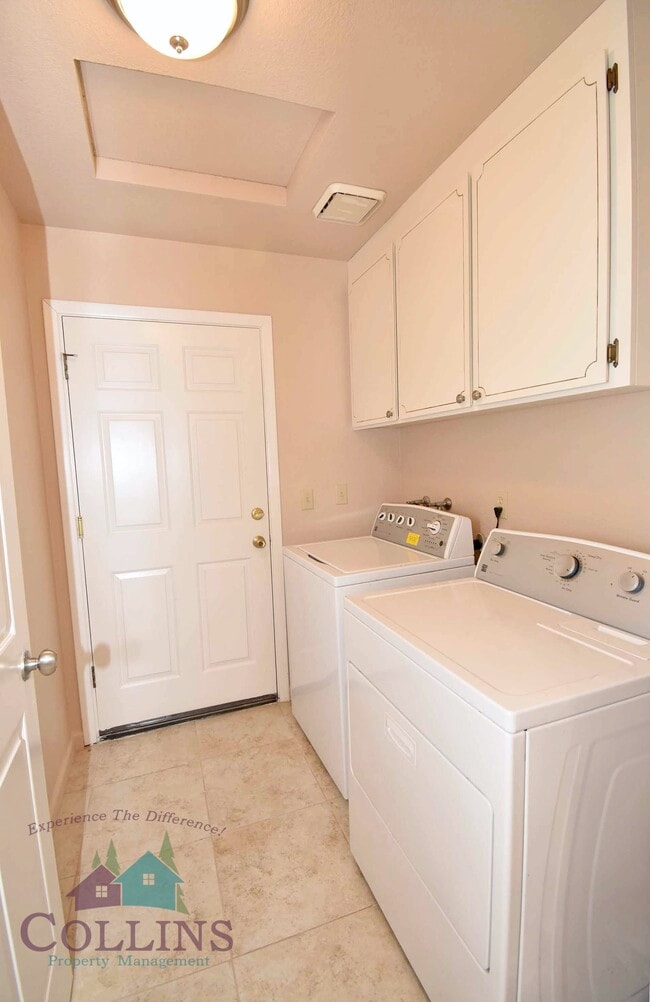 Building Photo - 23268 Lone Pine Dr