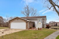 Building Photo - 75 Castle Coombe Ct