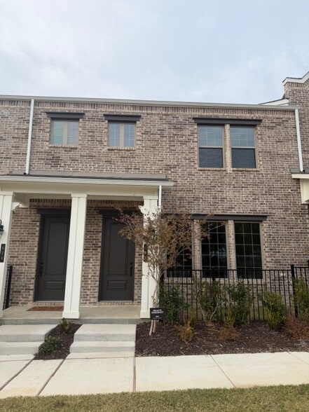 Primary Photo - 636 Big Bend Dr