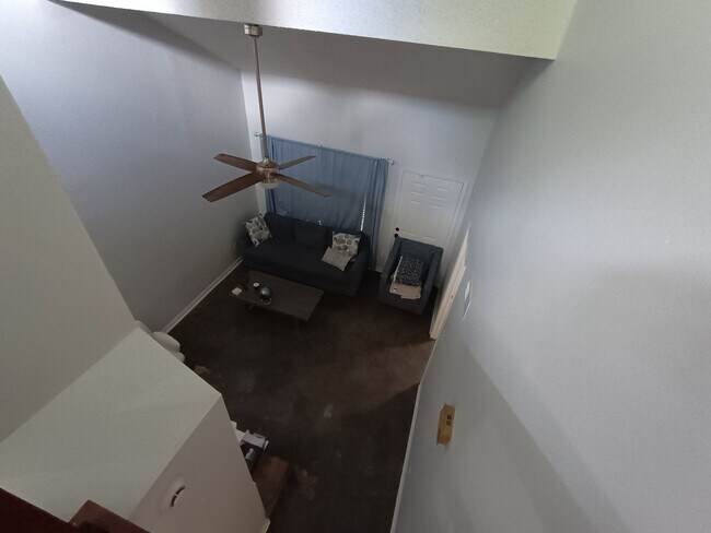 Building Photo - 2452 Brightside Dr