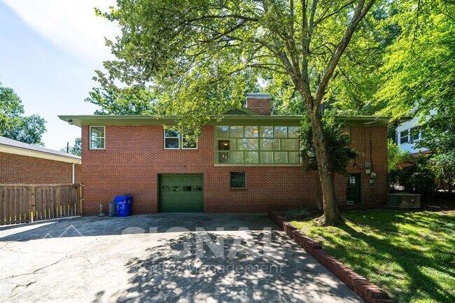 Building Photo - 5620 8th Ave S