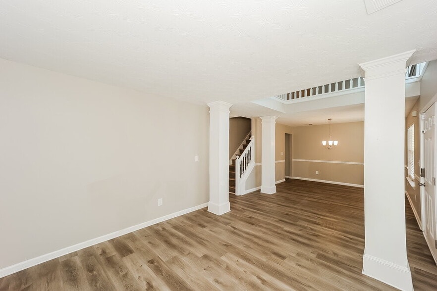 Building Photo - 4021 Castle Way Dr