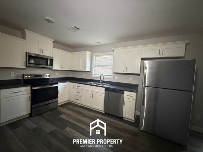 Building Photo - Beautiful 4BR/2BA Tuscaloosa Home | 1,497 Sq Ft, Covered Back Patio & 2-Car Garage