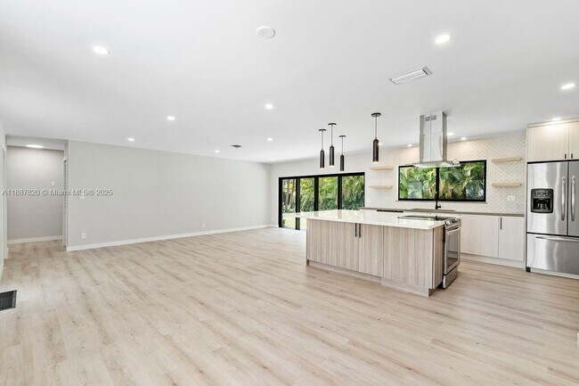 Building Photo - 10460 SW 93rd St