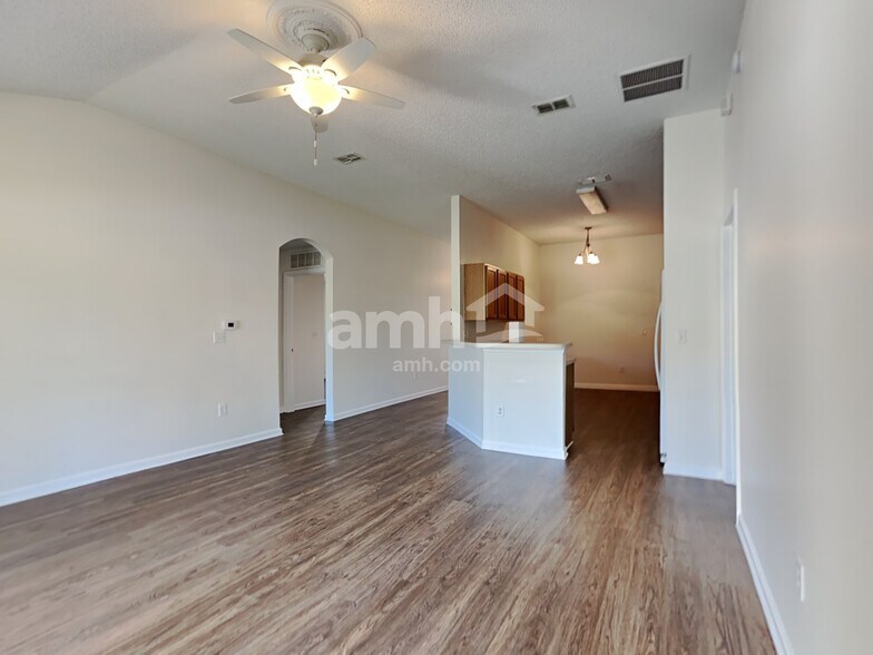 Building Photo - 9311 Thunderbolt Dr